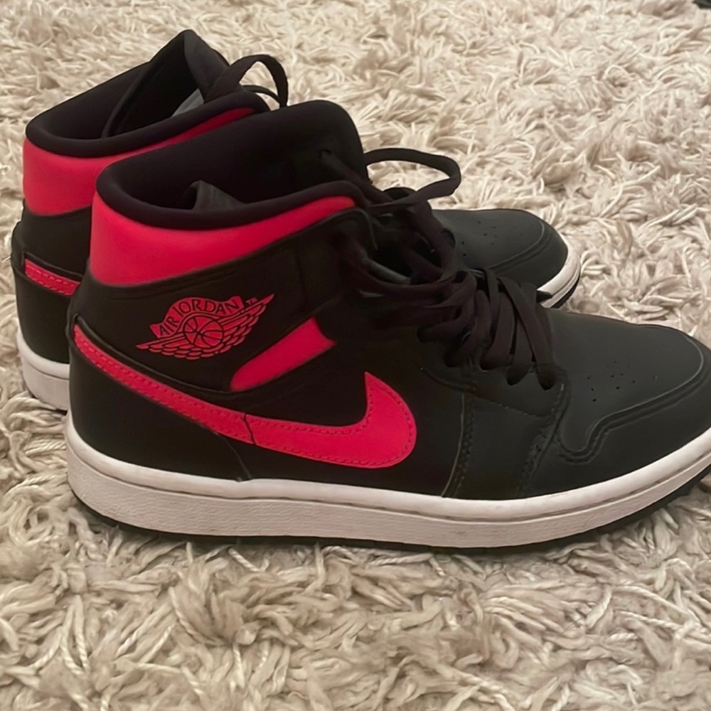 Air Jordan Mids